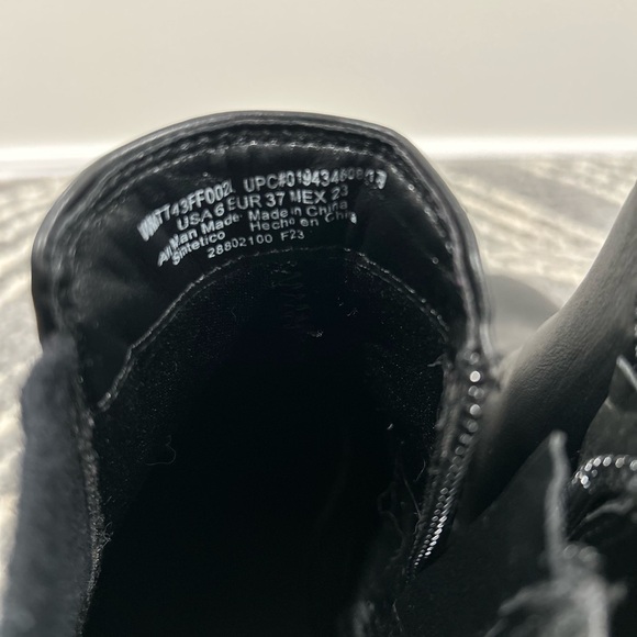 Time and tru ankle Chelsea boots size 6 - Picture 5 of 10